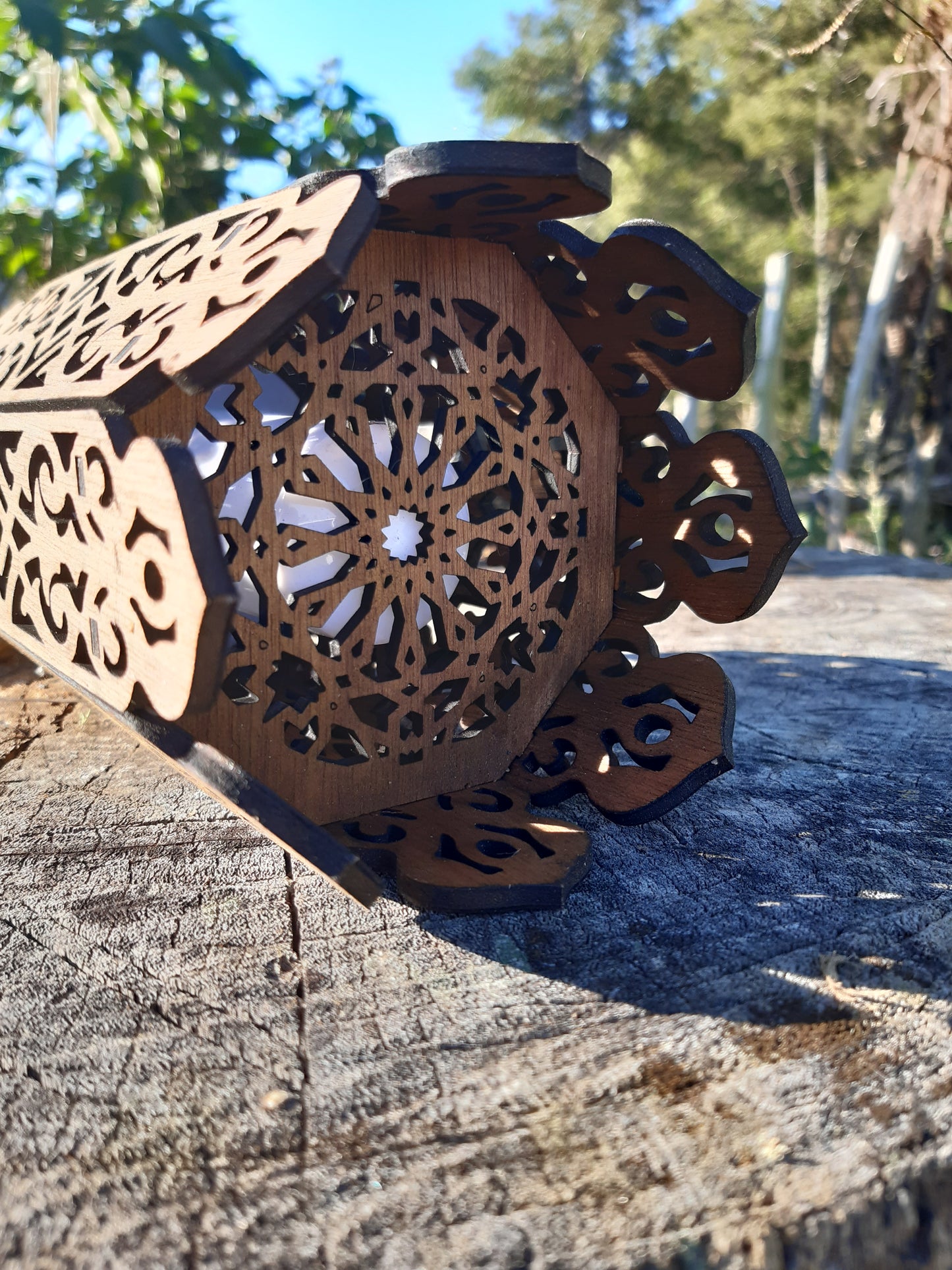 Solar rechargeable Wooden Lantern - Flame Effect
