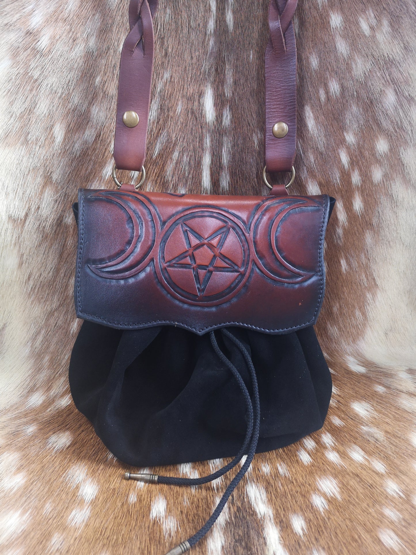 D20/Triple Moon Pentacle Crossbody Drawstring Bag