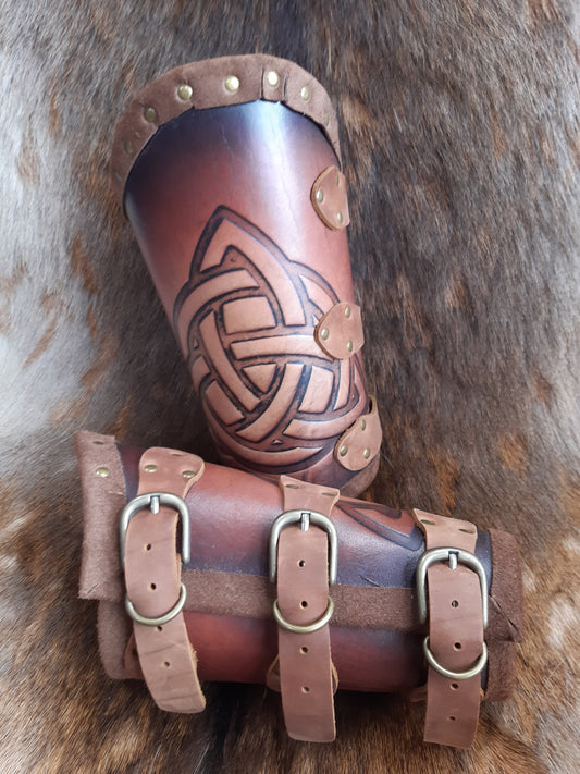 Triskele Vambrace